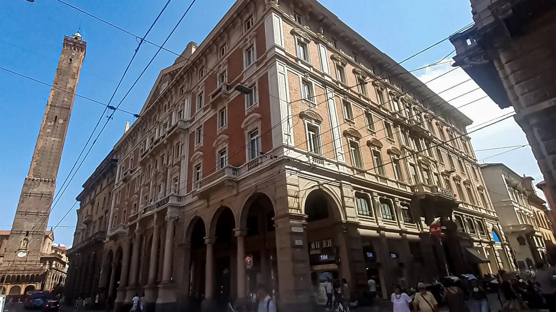 Bologna – Facciate Palazzo Ex Generali